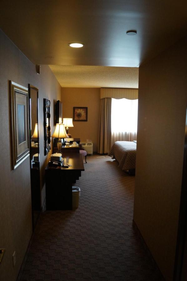Salvatores Grand Hotel Williamsville Extérieur photo
