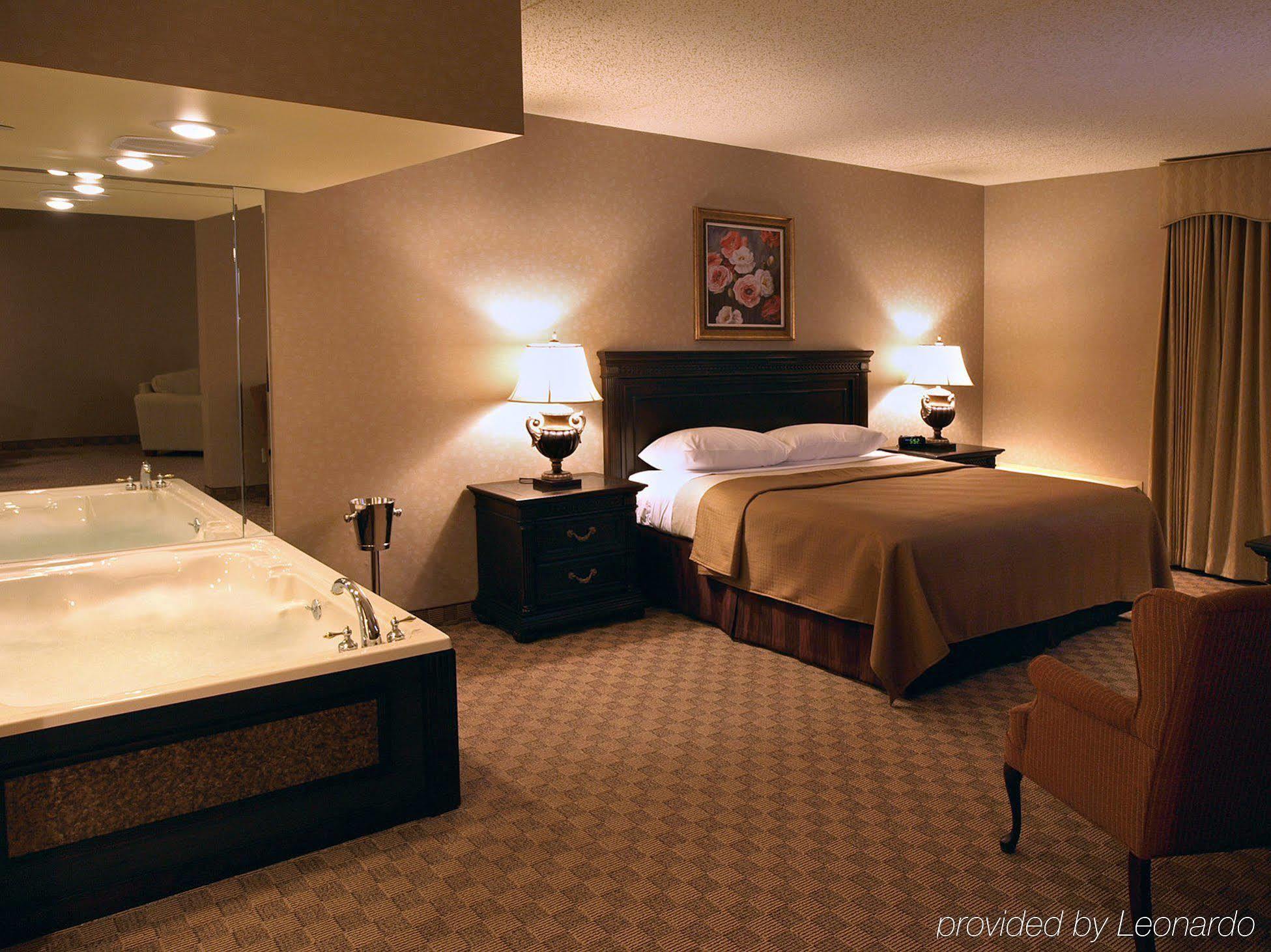 Salvatores Grand Hotel Williamsville Extérieur photo