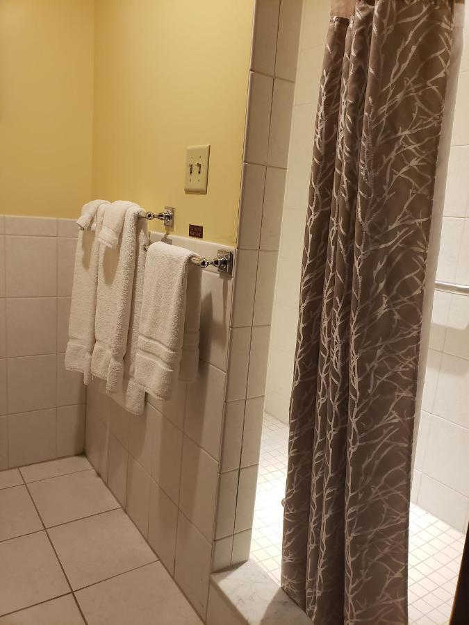 Salvatores Grand Hotel Williamsville Extérieur photo